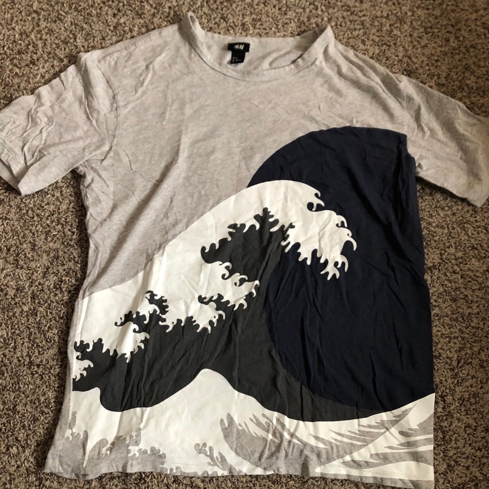 H&M Tsnami Tee